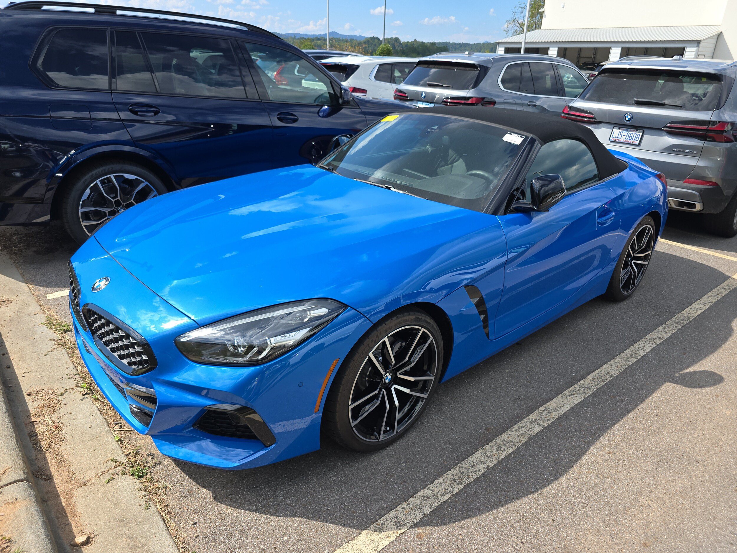 Used 2022 BMW Z4 sDrive30i w/ Premium Package 2 RWD image 4