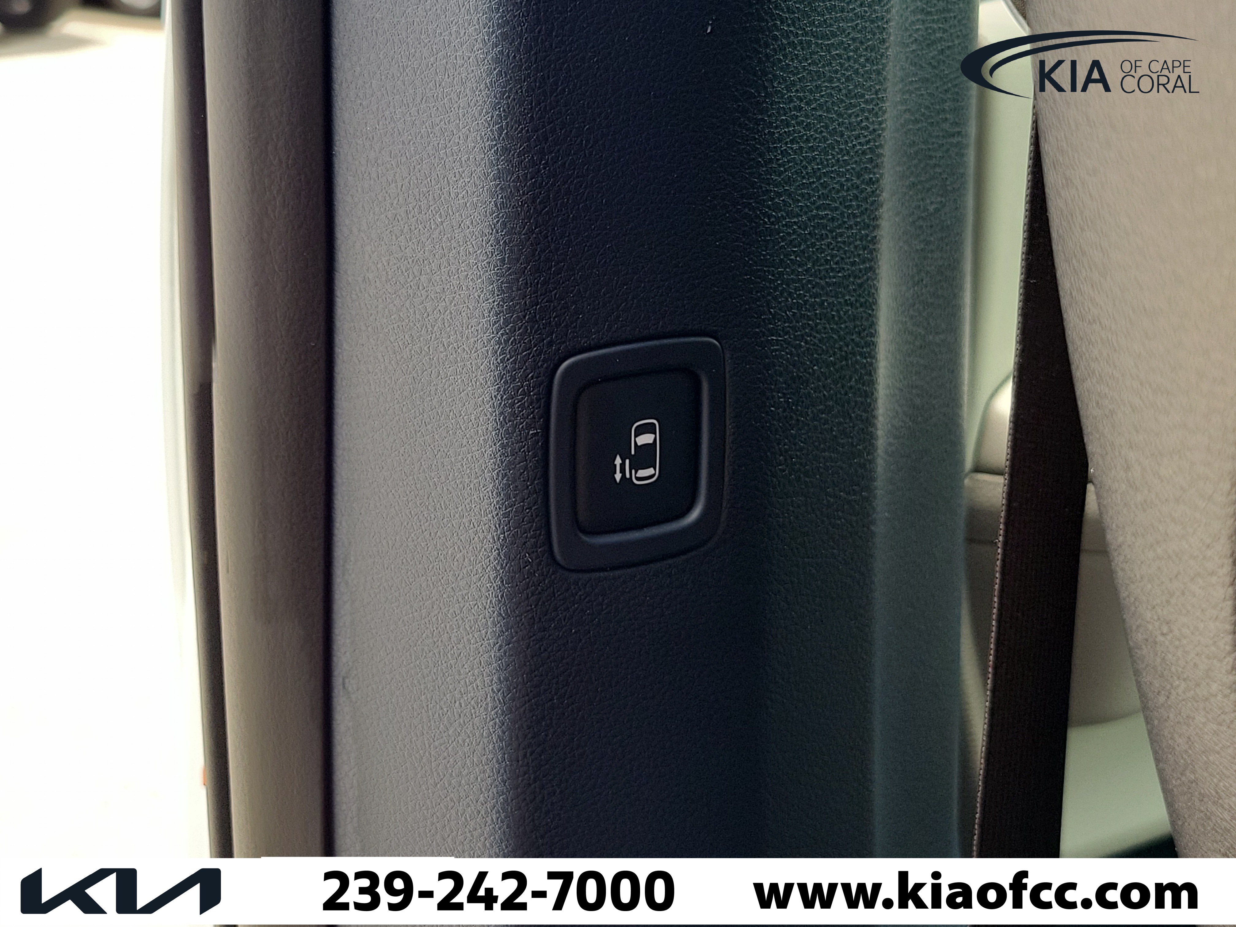 Certified 2026 Kia Carnival EX FWD image 22