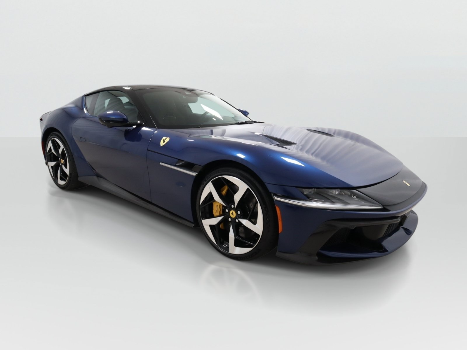 Used 2025 Ferrari 12Cilindri RWD image 33