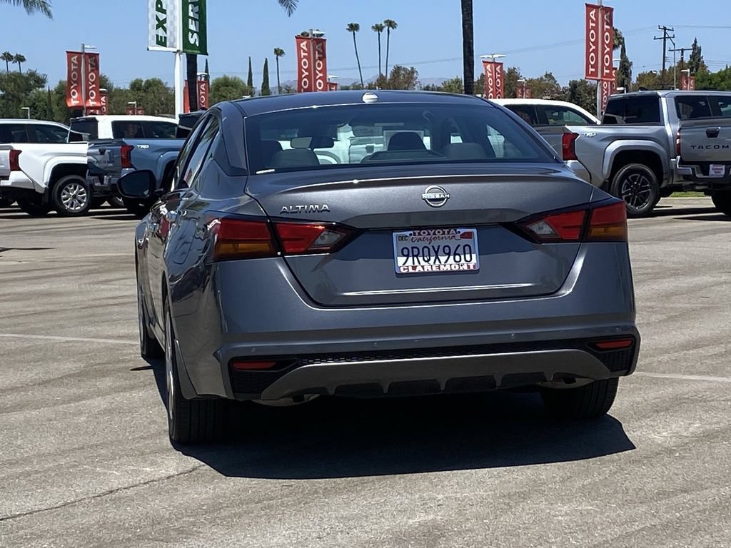 Used 2025 Nissan Altima 2.5 S FWD image 41