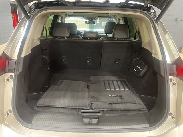 Certified 2025 Nissan Rogue SL w/ Tech Package image 29