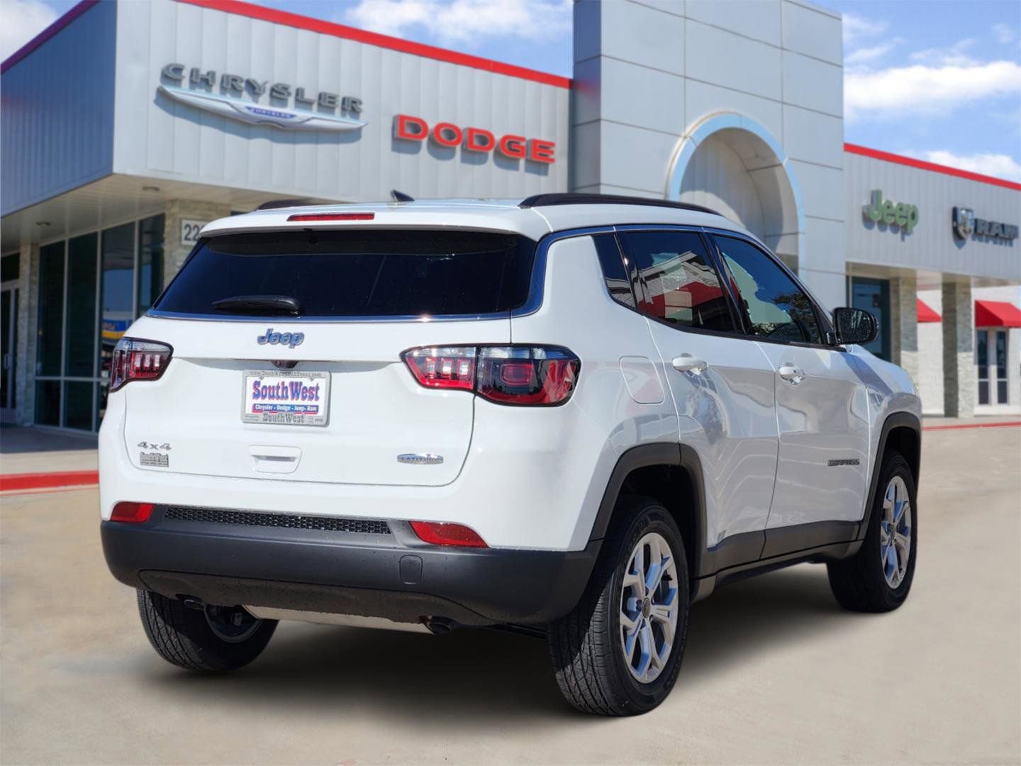 New 2026 Jeep Compass Latitude AWD/4WD image 5