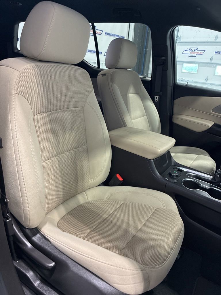 Used 2022 Chevrolet Traverse LS FWD image 44