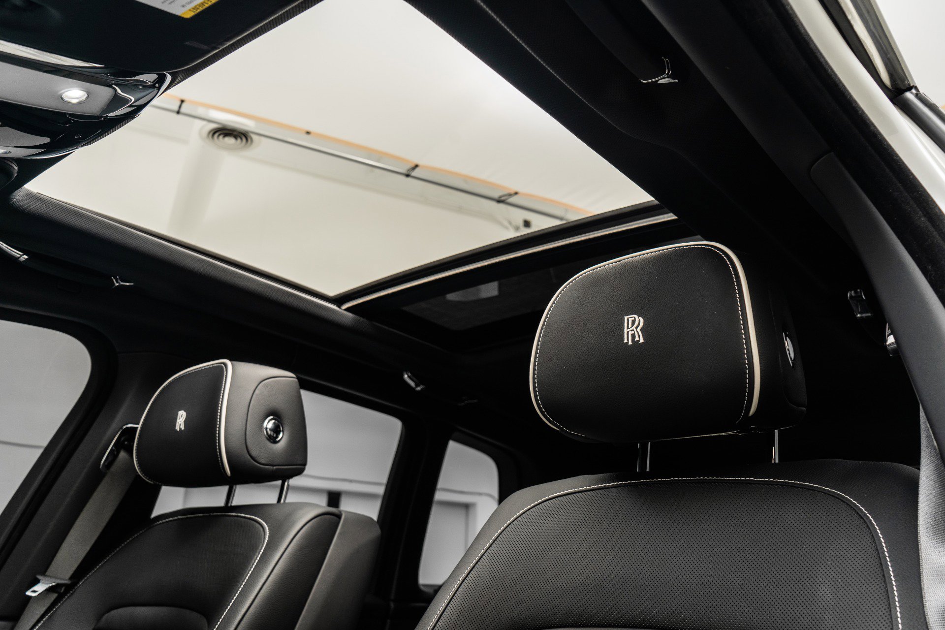 Used 2020 Rolls-Royce Cullinan image 18