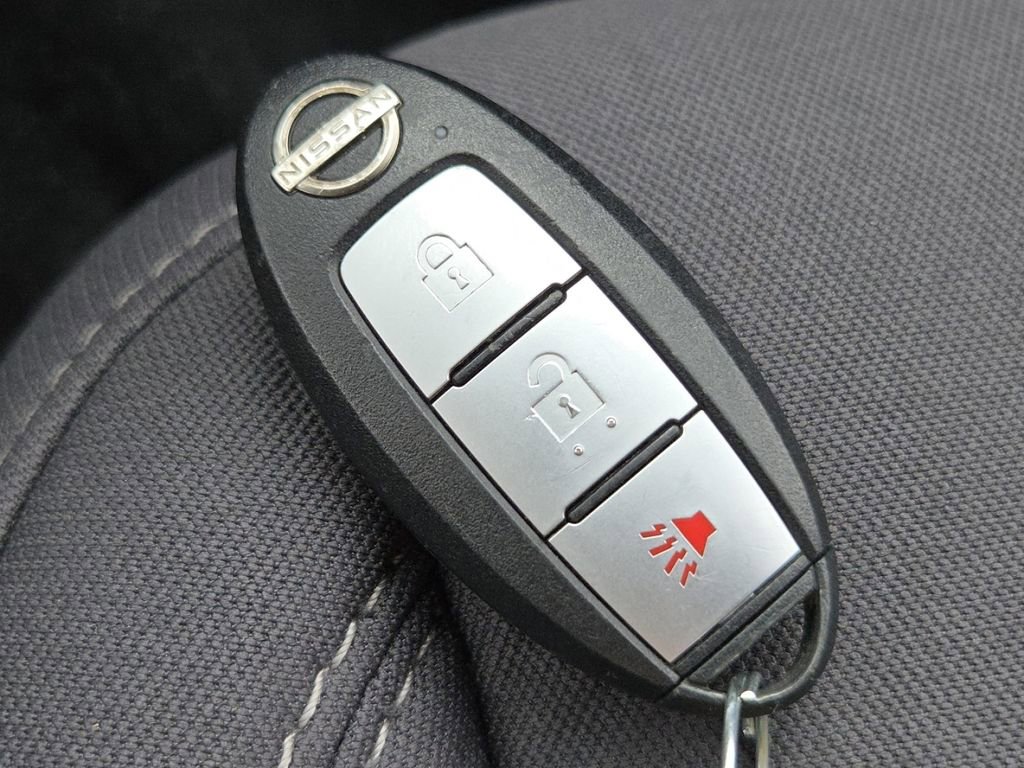 Used 2023 Nissan Frontier SV AWD/4WD image 30