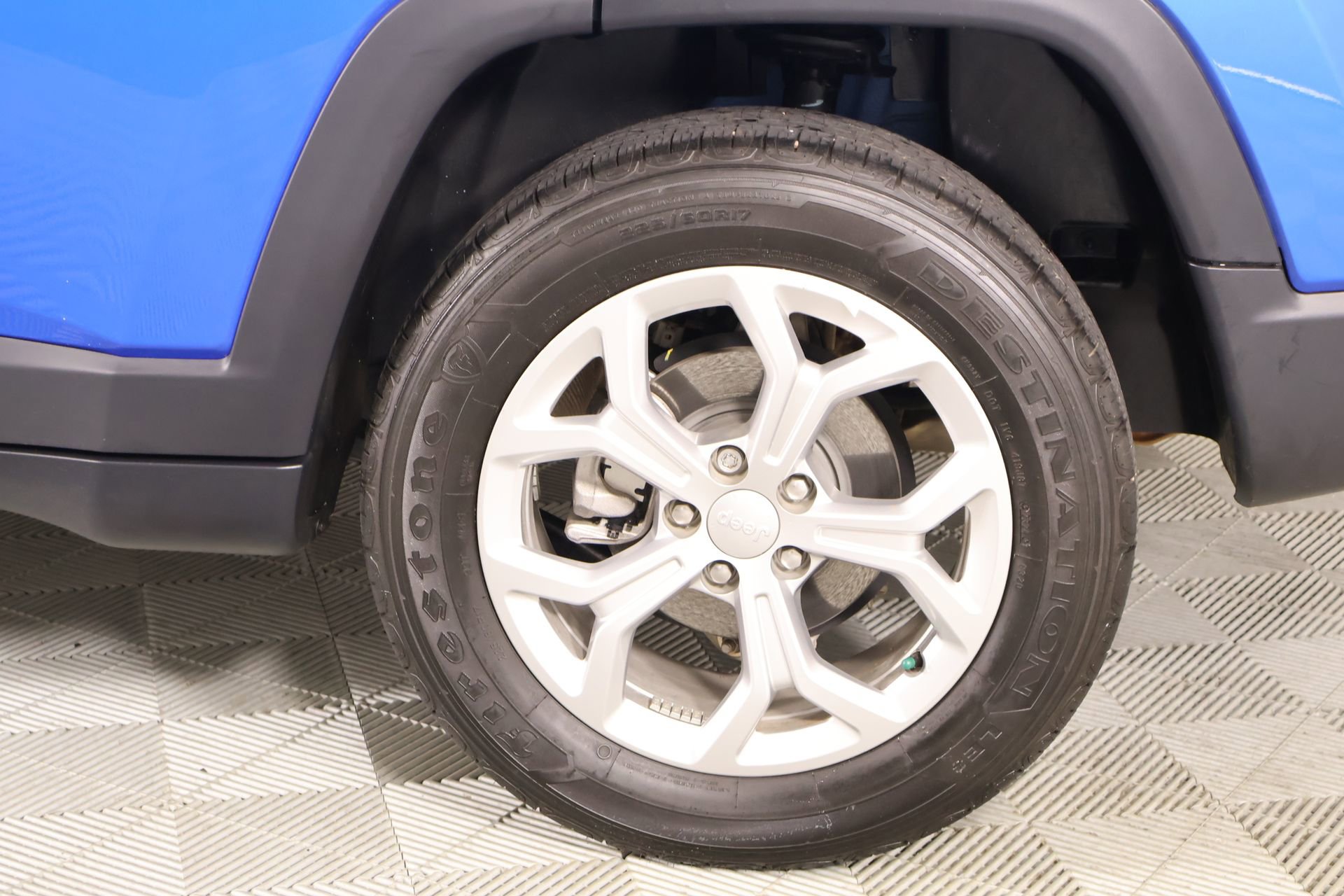 Used 2024 Jeep Compass Sport image 17