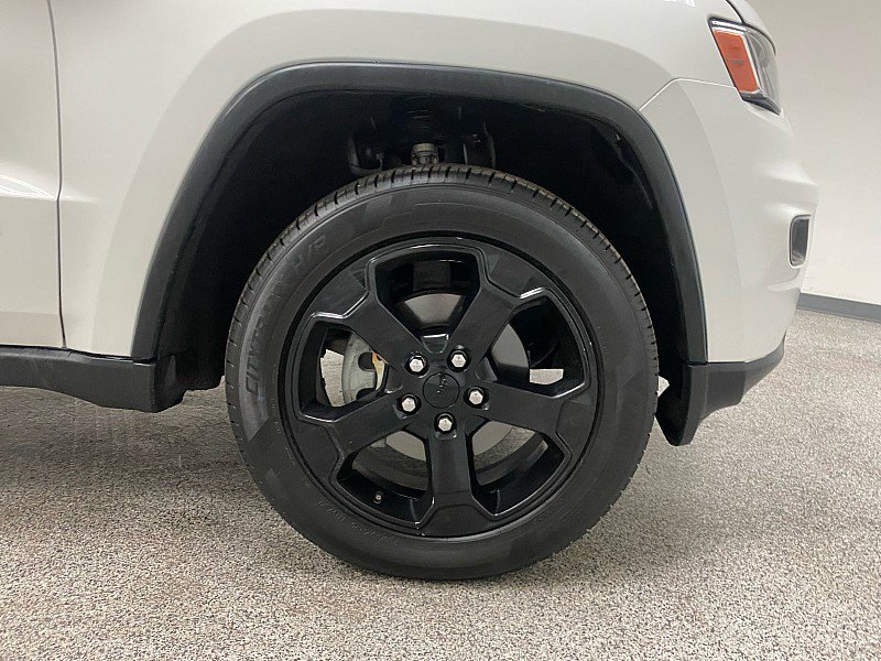 Used 2019 Jeep Grand Cherokee Laredo image 22