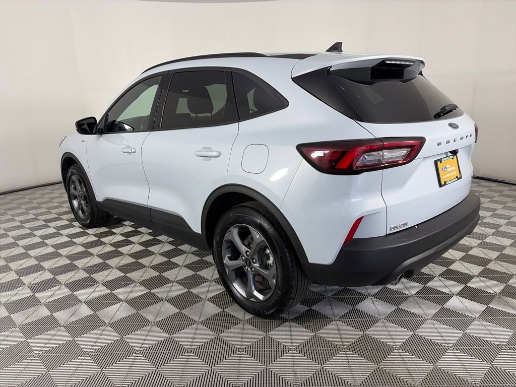 Certified 2025 Ford Escape ST-Line Select image 5