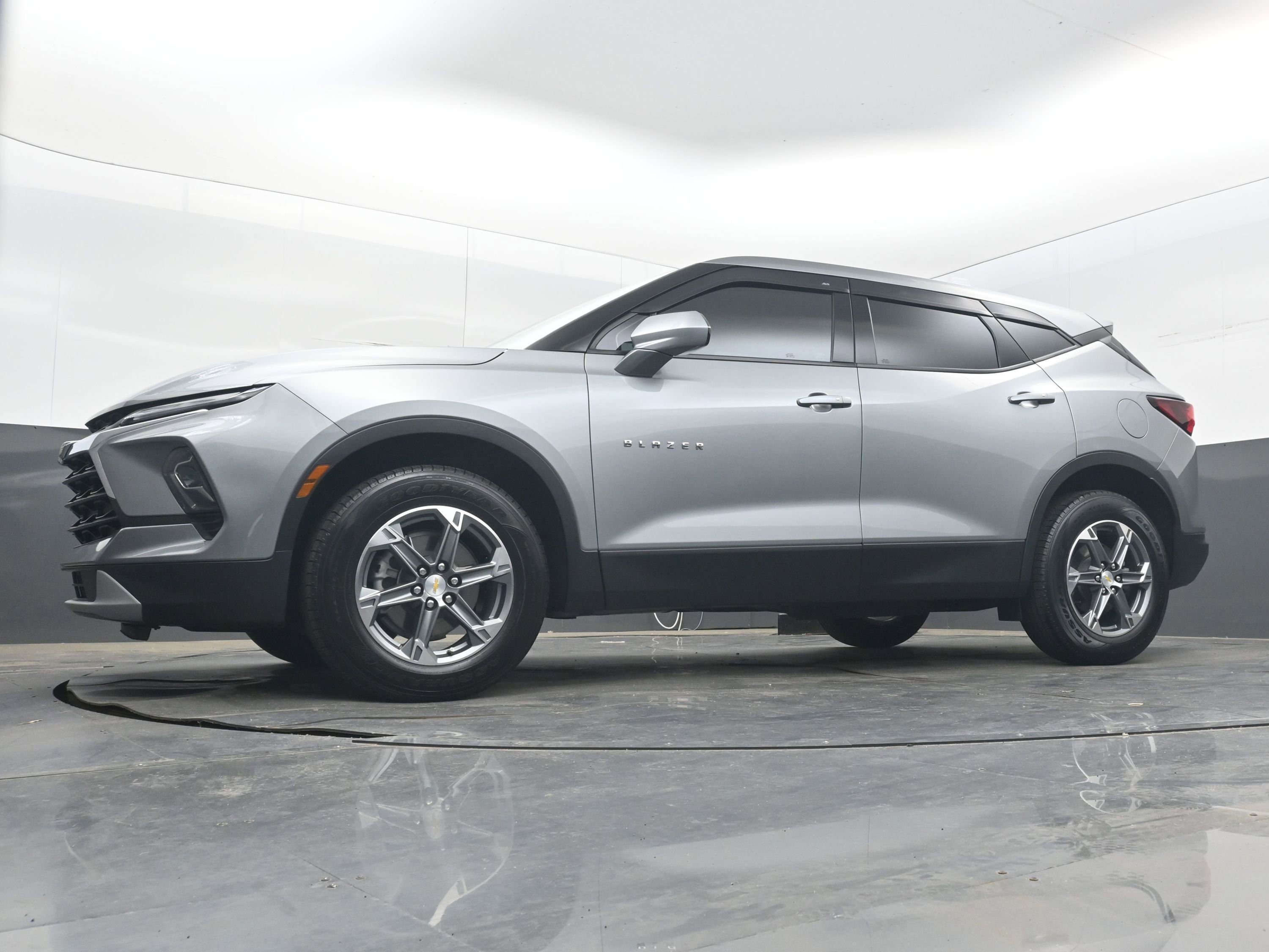 Used 2023 Chevrolet Blazer LT FWD image 27