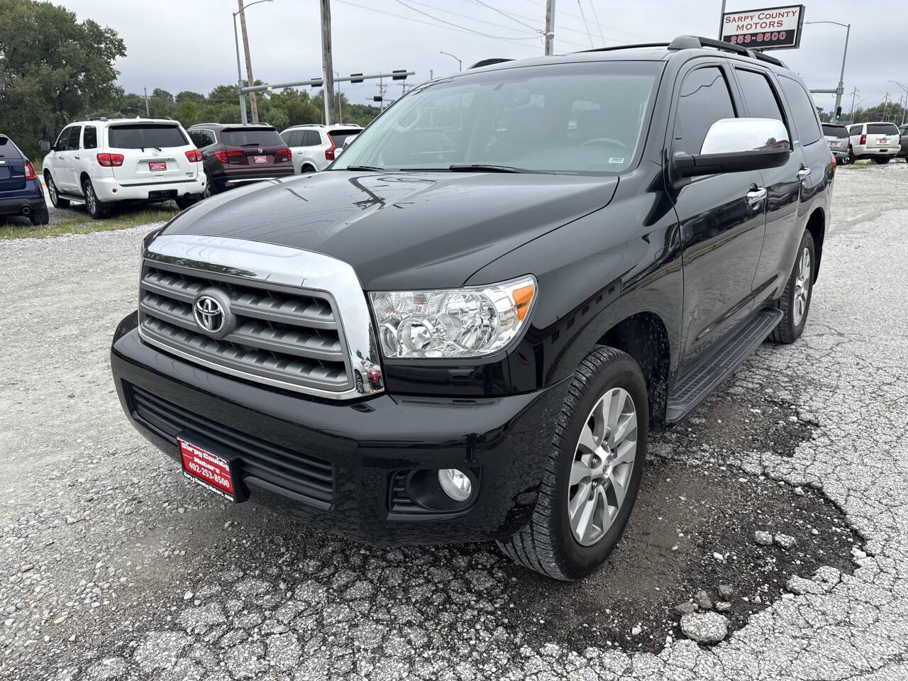 Used 2017 Toyota Sequoia Limited w/ Safety & Convenience Package AWD/4WD image 6