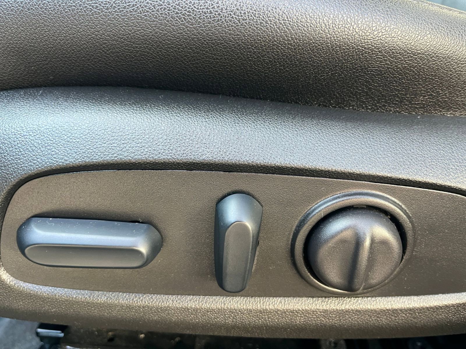 Used 2024 Chevrolet Malibu LT image 23