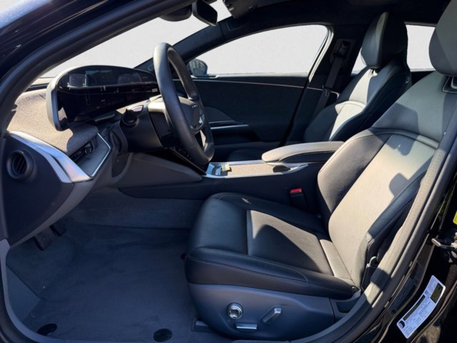 Used 2024 Lucid Air Touring AWD/4WD image 13