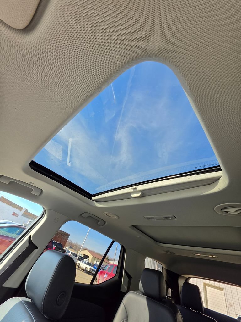 Used 2021 Chevrolet Traverse Premier AWD/4WD image 22