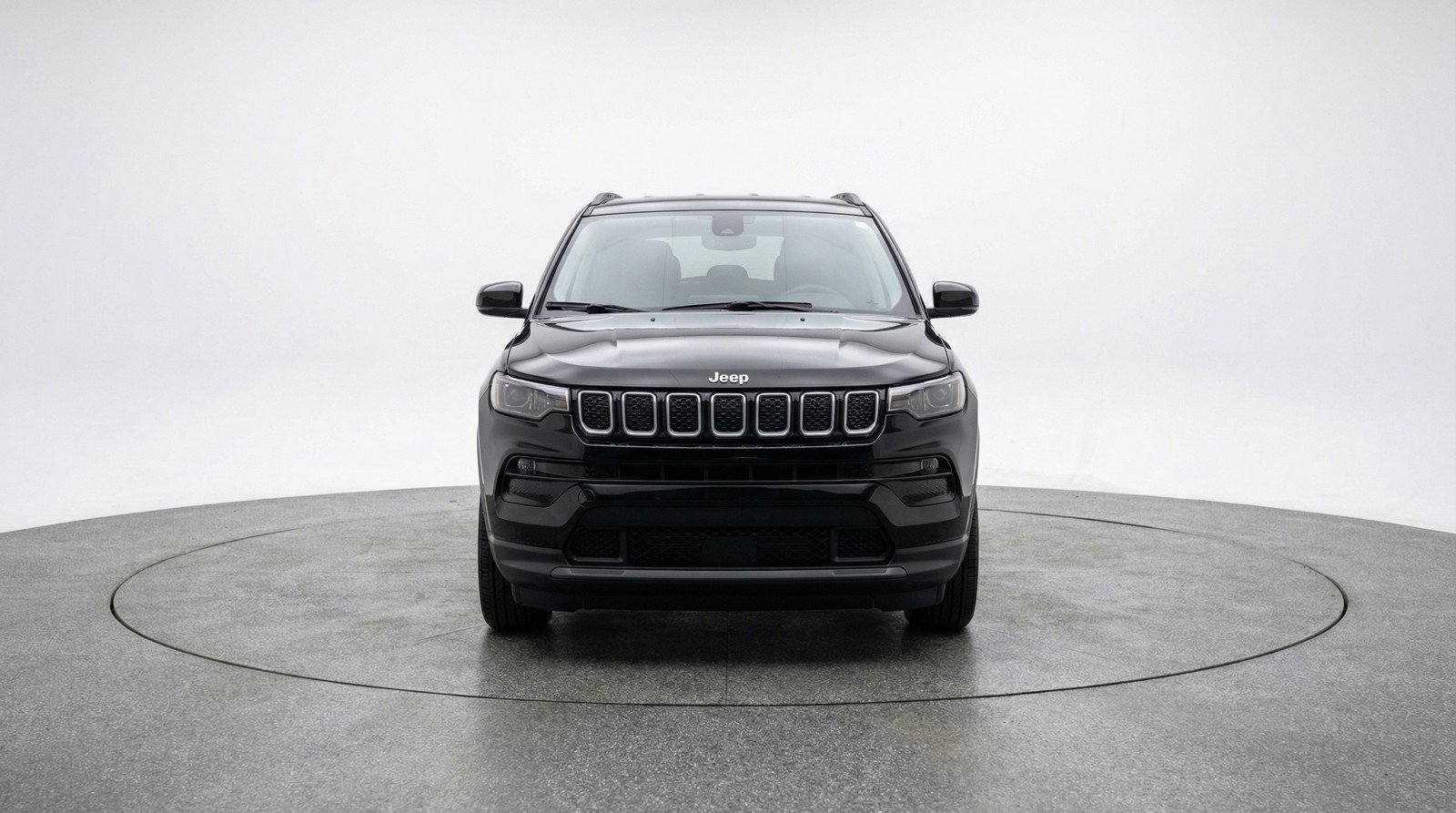 Used 2025 Jeep Compass Latitude image 2