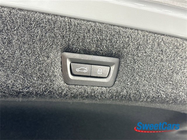 Used 2025 BMW 740i xDrive image 51