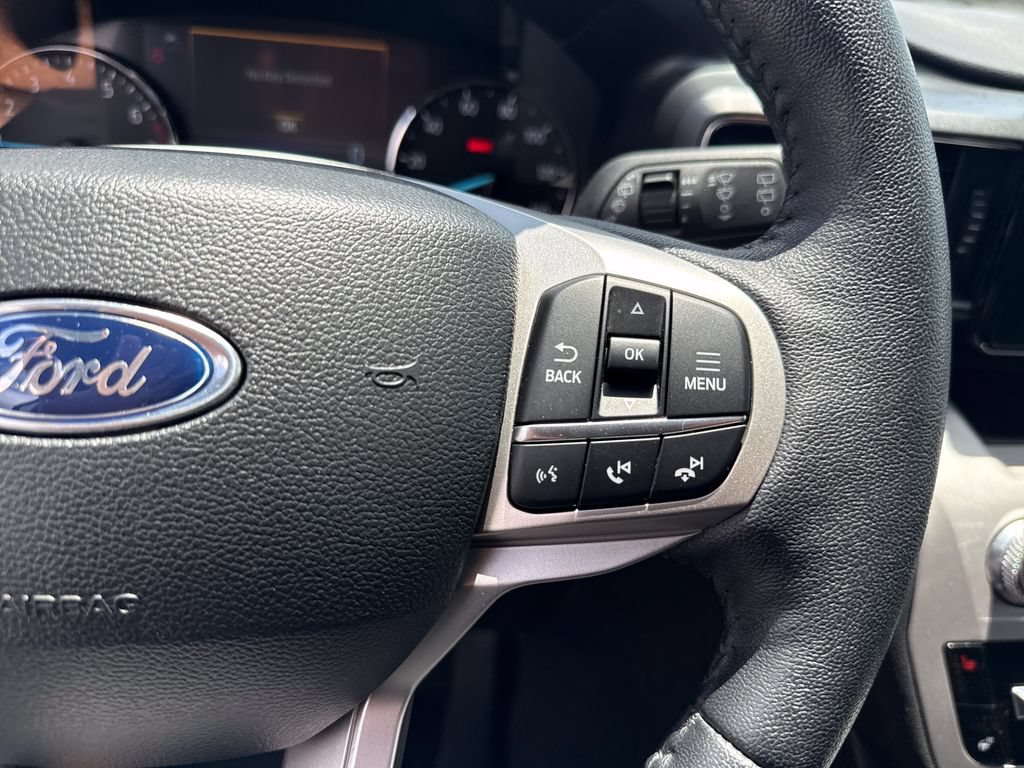 Used 2024 Ford Explorer XLT w/ Equipment Group 202A AWD/4WD image 27