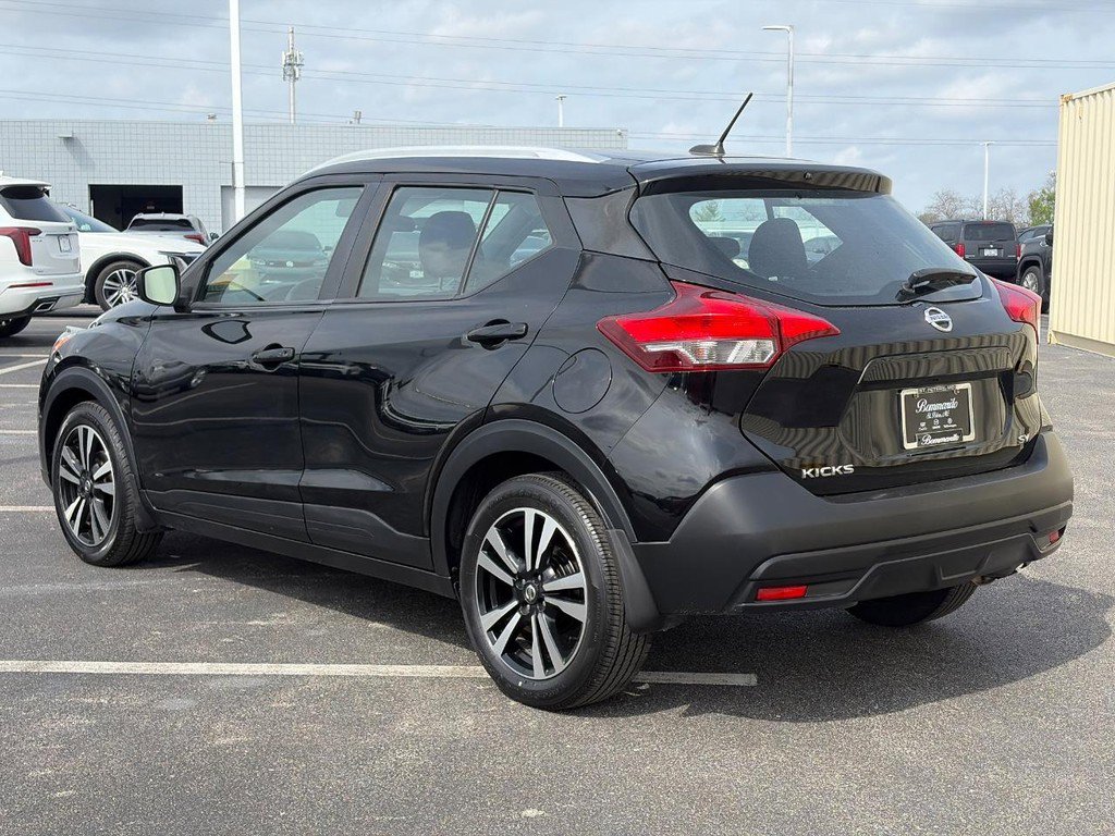 Used 2018 Nissan Kicks SV image 8
