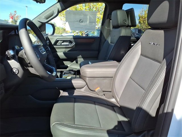 New 2026 GMC Yukon Denali w/ Advanced Technology Package image 8
