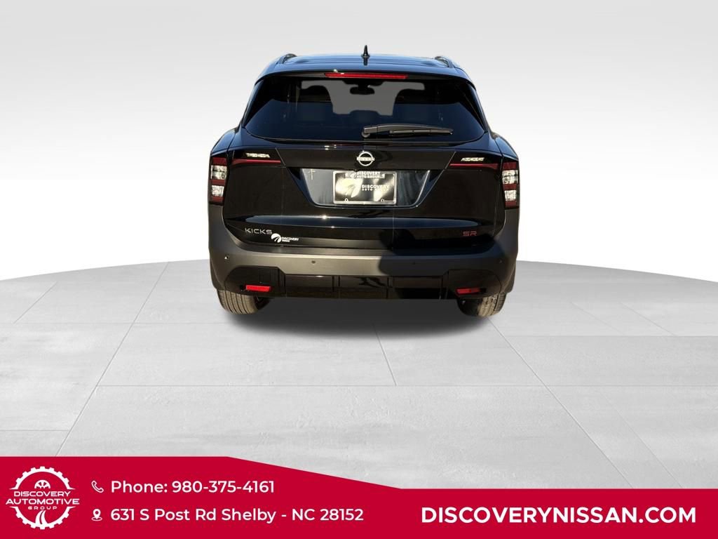 New 2026 Nissan Kicks SR w/ SR Premium Package FWD image 8