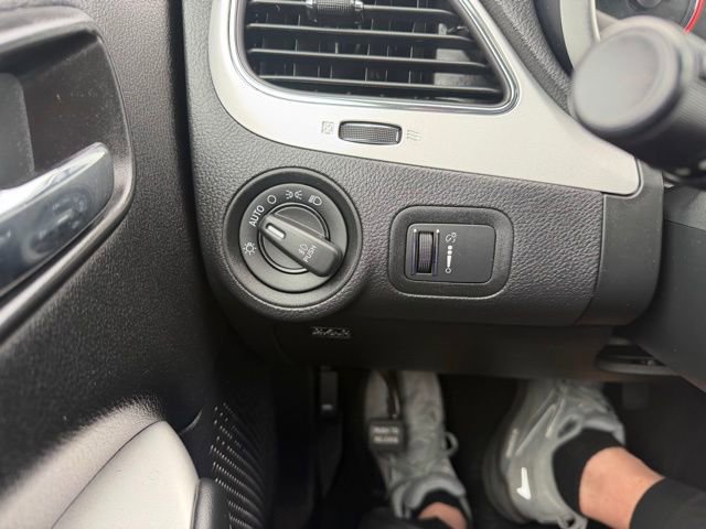 Used 2017 Dodge Journey SXT w/ Comfort/Convenience Group image 17