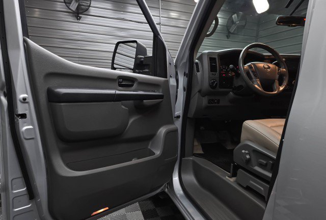 Used 2019 Nissan NV 3500 SL RWD image 31
