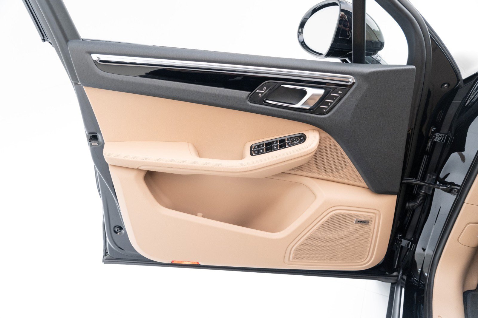 New 2025 Porsche Macan image 21