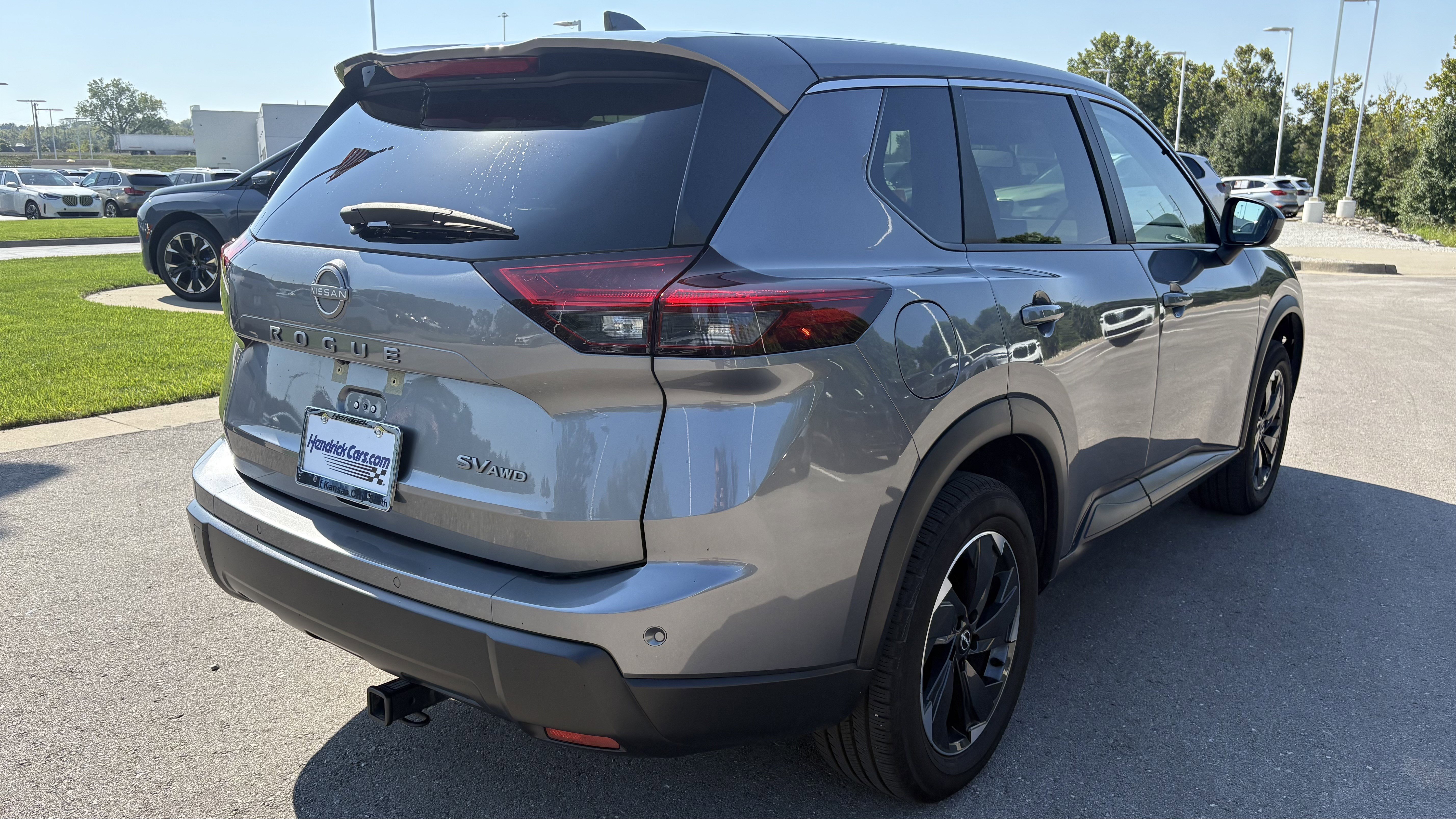 Used 2024 Nissan Rogue SV image 10