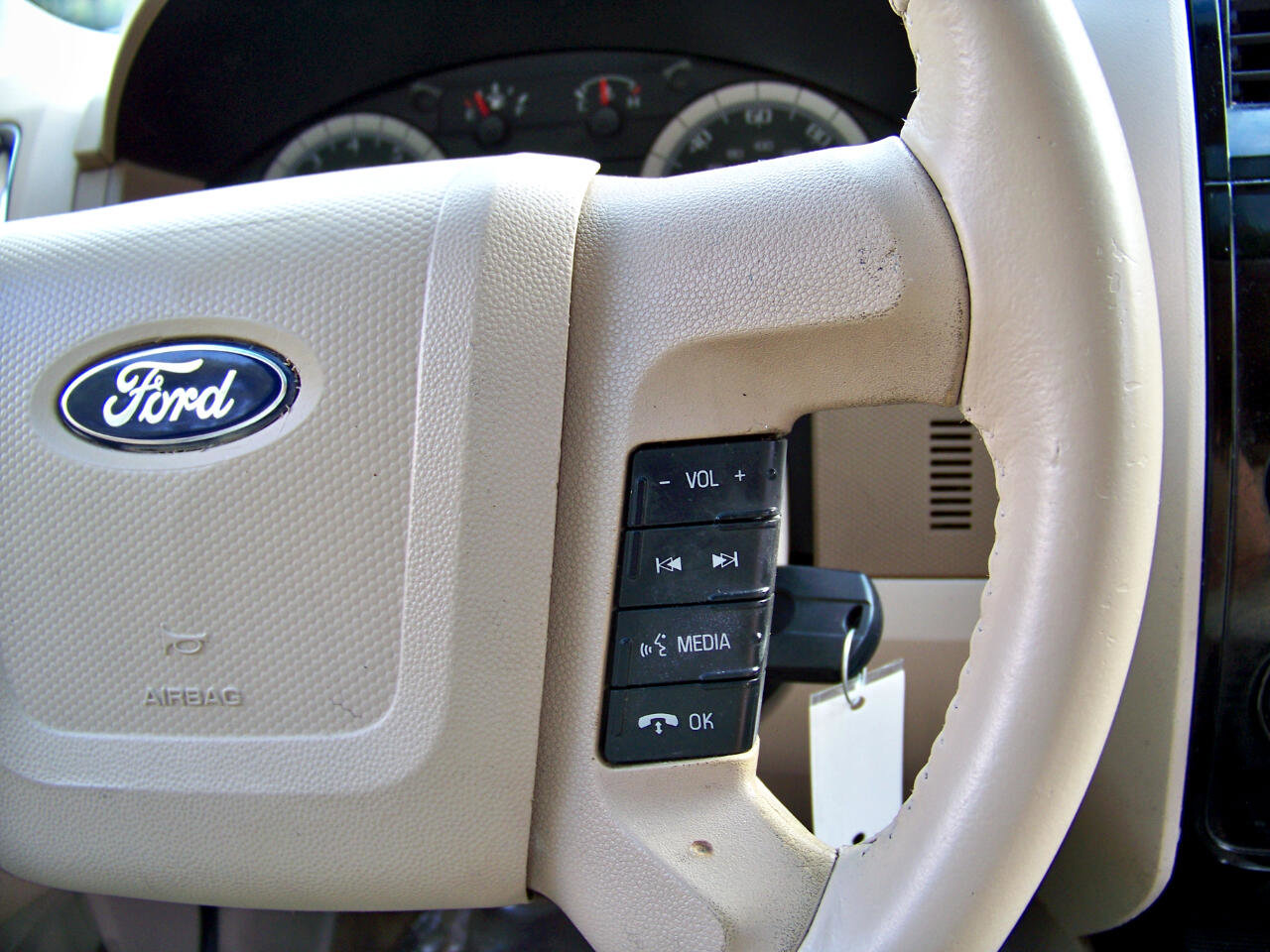 Used 2009 Ford Escape Limited AWD/4WD image 29