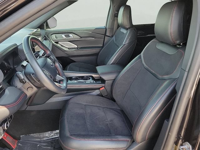 Used 2025 Ford Explorer ST RWD image 18