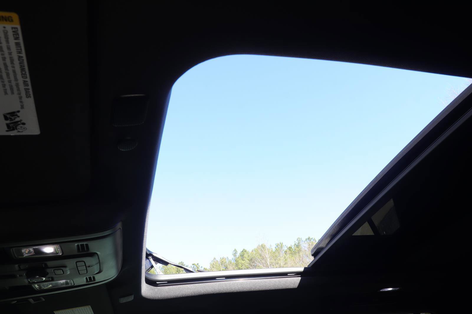 Used 2024 Chevrolet Tahoe High Country image 28