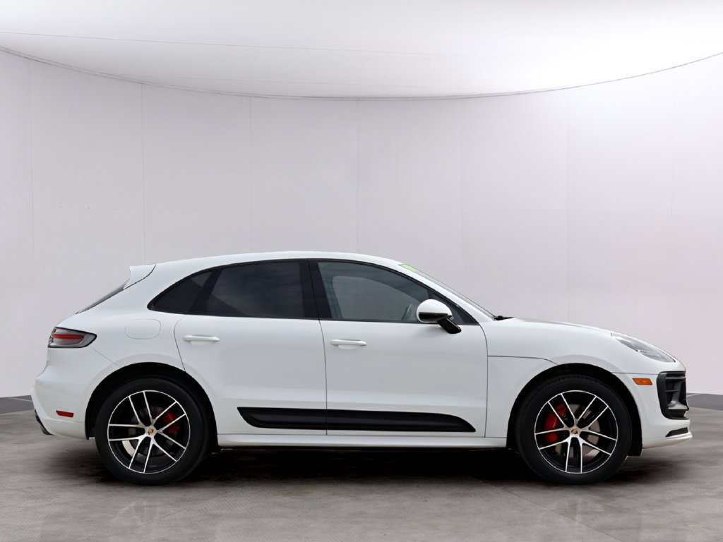 Certified 2024 Porsche Macan S AWD/4WD image 9