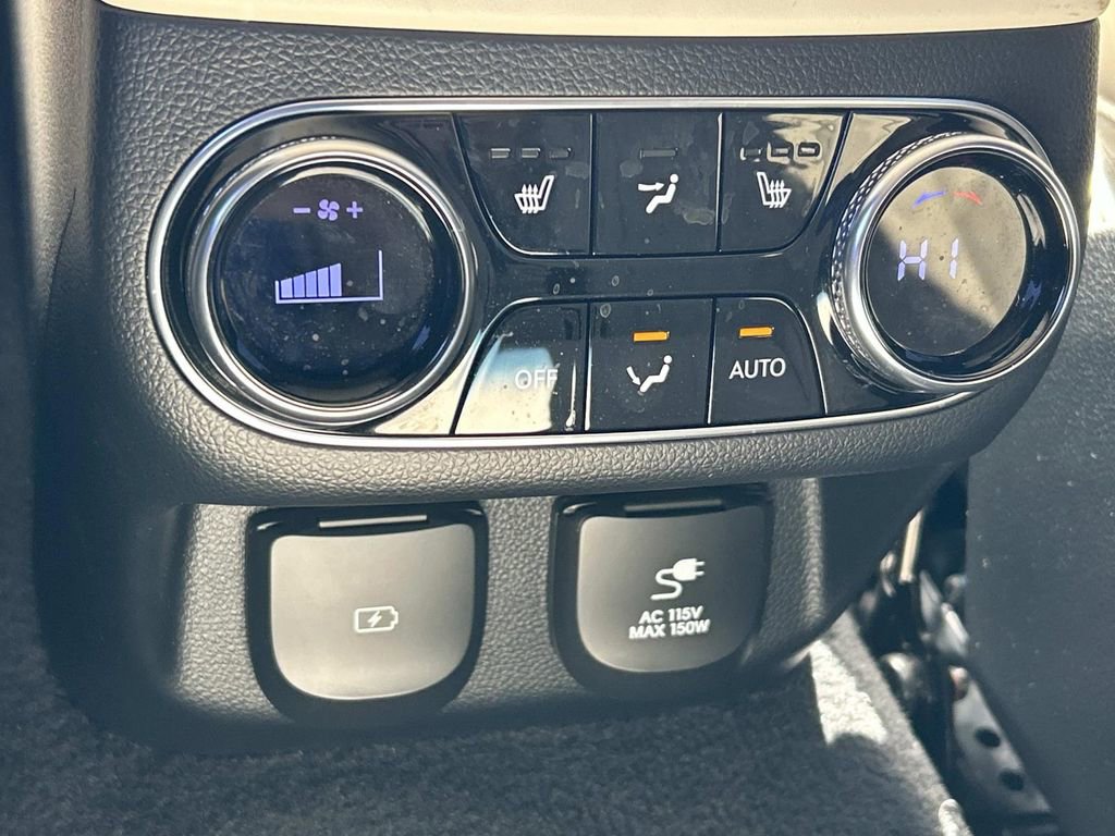 Used 2025 Genesis GV70 3.5T Sport w/ Sport Prestige Package image 23