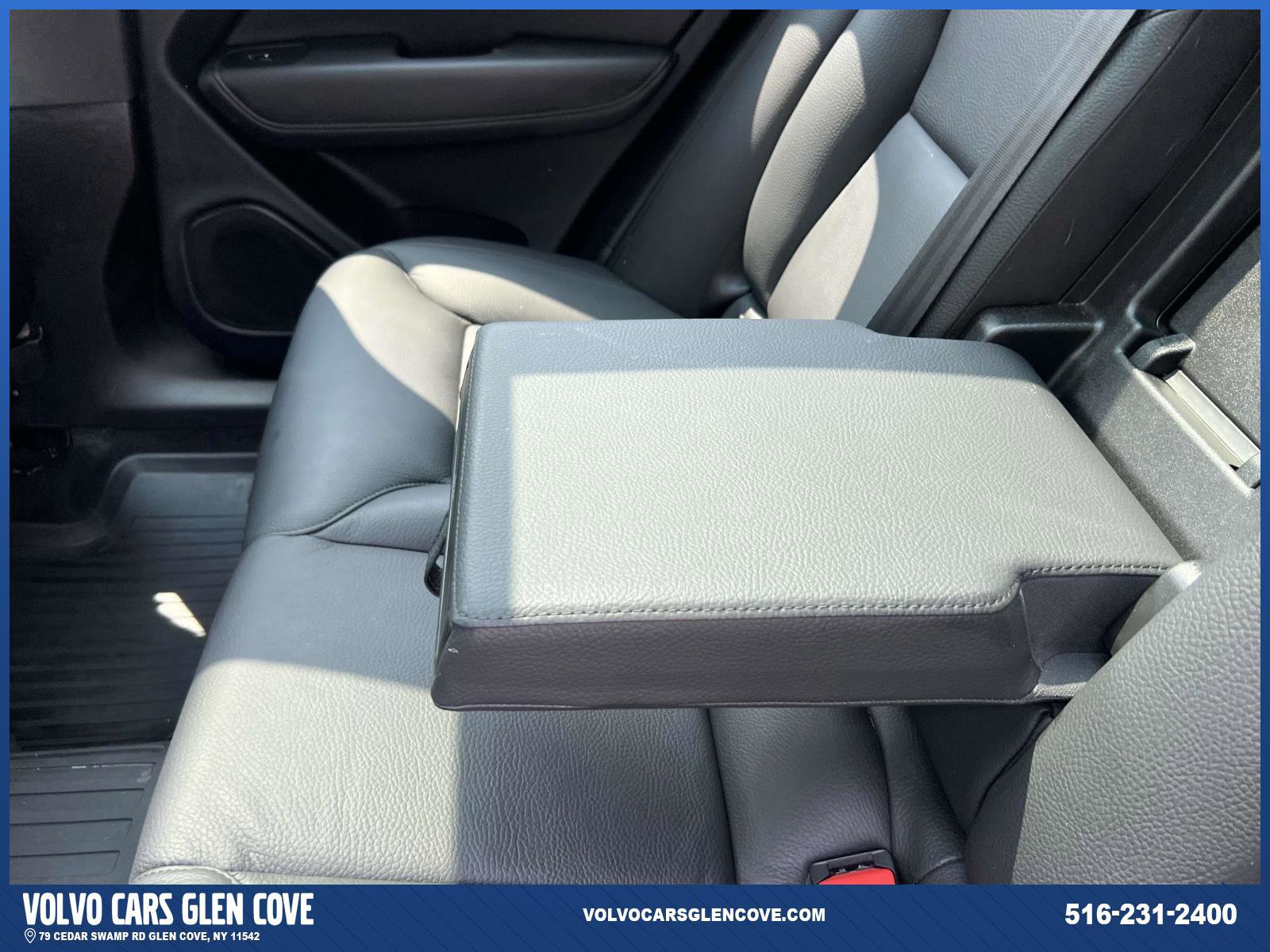 Certified 2022 Volvo XC60 B5 Momentum w/ Climate Package image 10