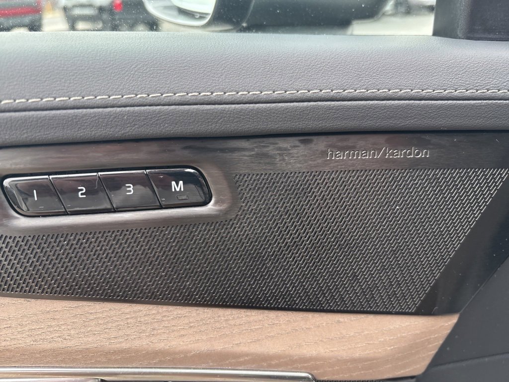 Certified 2025 Volvo XC90 B6 Plus image 19