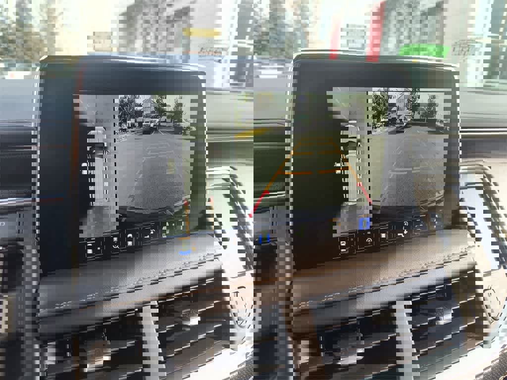 Used 2023 GMC Yukon AT4 image 17