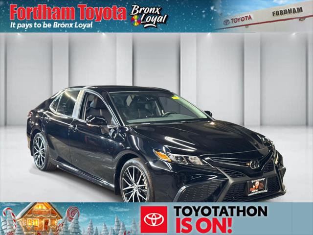 Certified 2024 Toyota Camry SE image 1