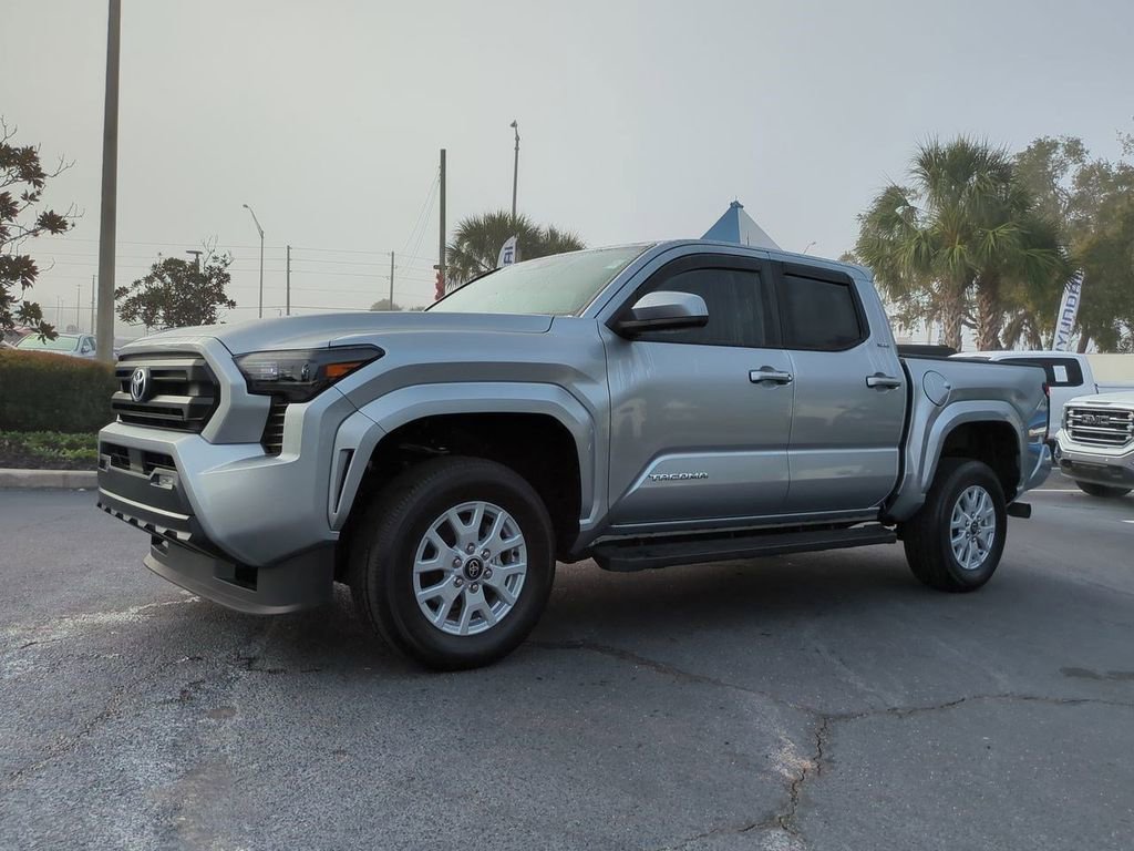 Used 2025 Toyota Tacoma SR5 image 2