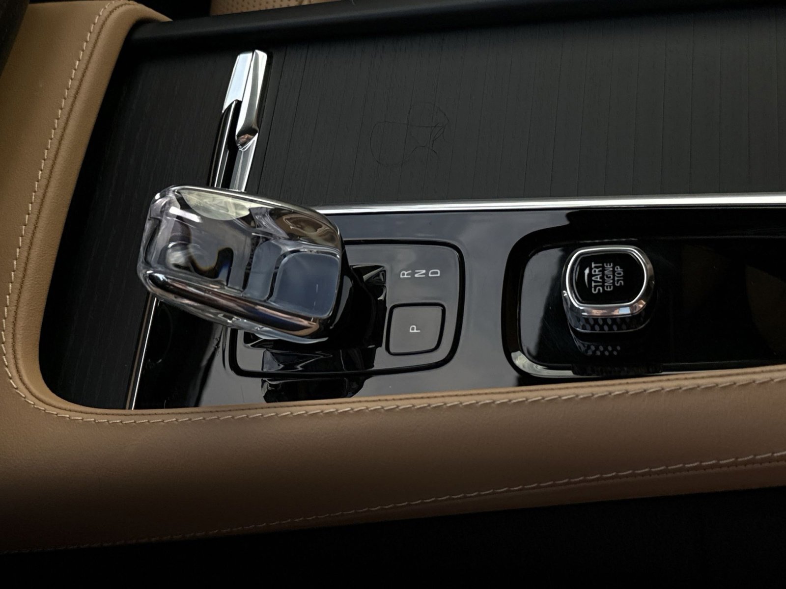 Used 2024 Volvo XC90 B6 Ultimate w/ Protection Package image 22