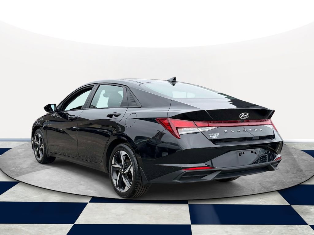 Certified 2023 Hyundai Elantra SEL w/ Convenience Package FWD image 5