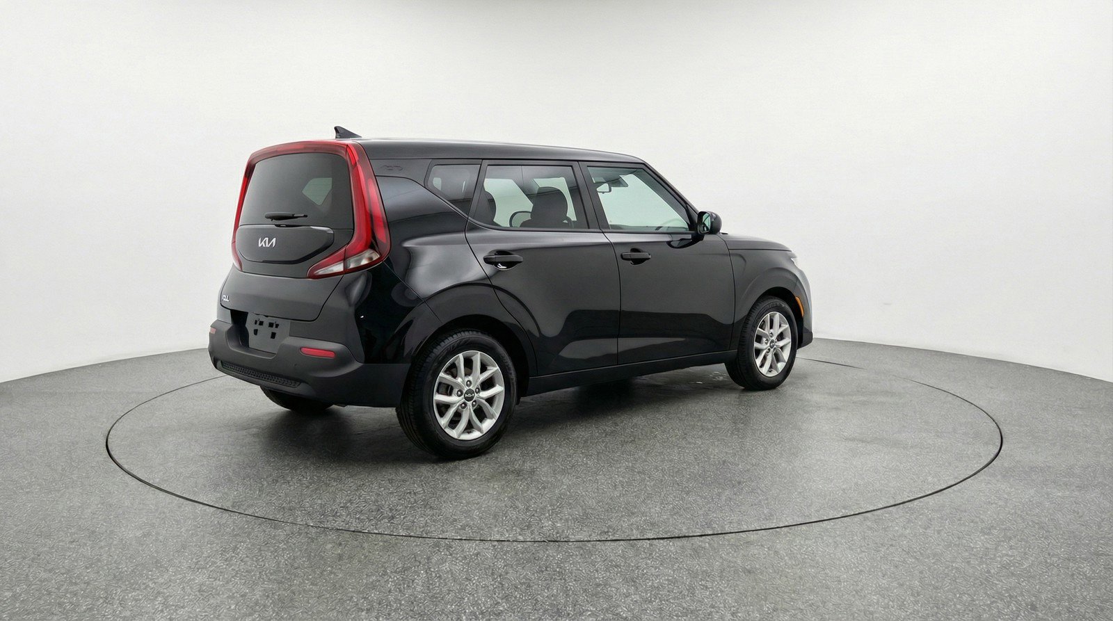 Used 2025 Kia Soul LX w/ LX Technology Package FWD image 9