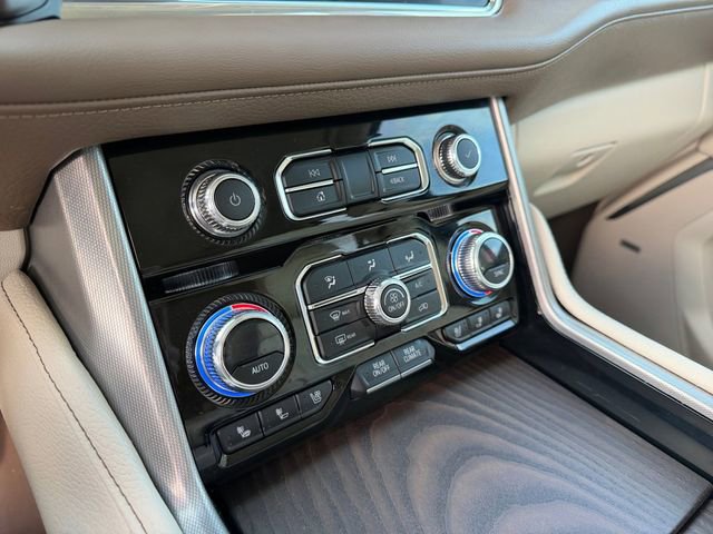 Used 2023 GMC Yukon Denali image 7
