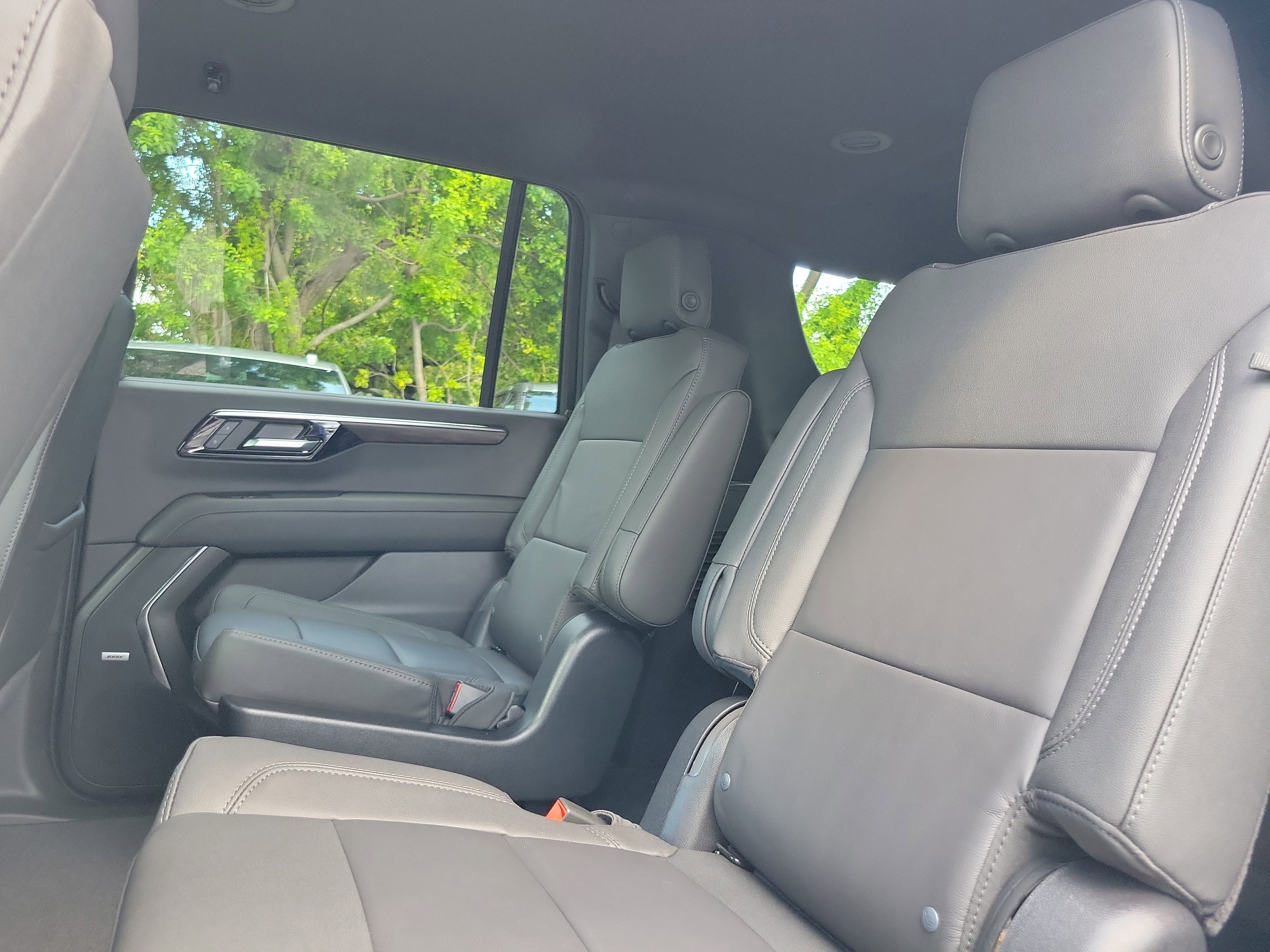 New 2026 Chevrolet Suburban LT w/ Comfort Package image 16