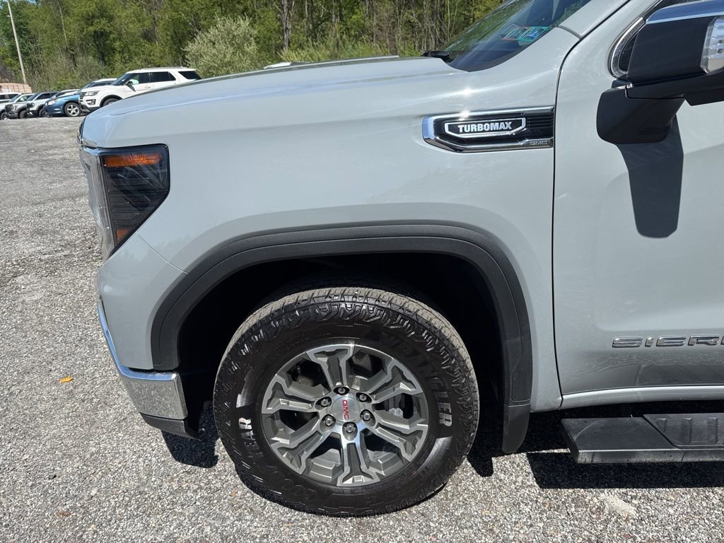 Used 2025 GMC Sierra 1500 SLE w/ Preferred Package AWD/4WD image 6
