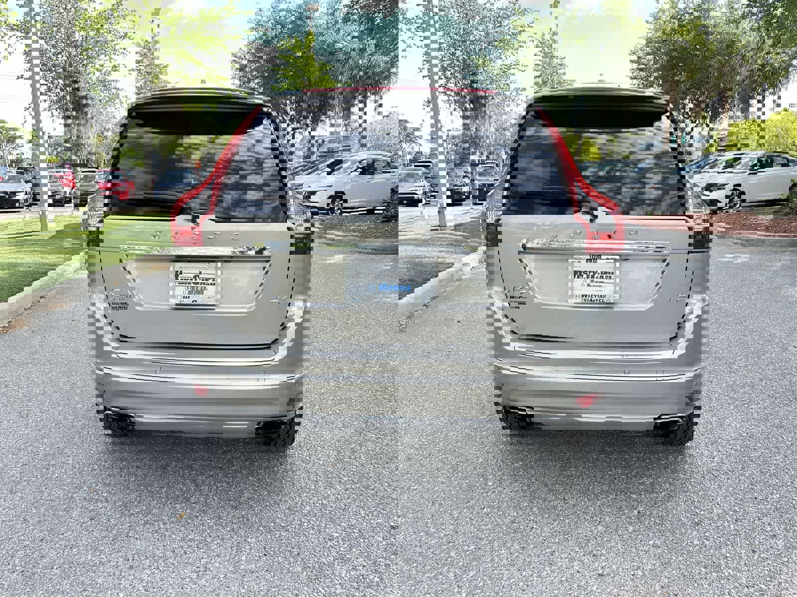 Used 2016 Volvo XC60 T6 FWD image 5