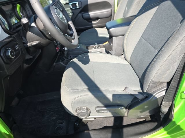 Used 2025 Jeep Wrangler Unlimited Sport AWD/4WD image 17