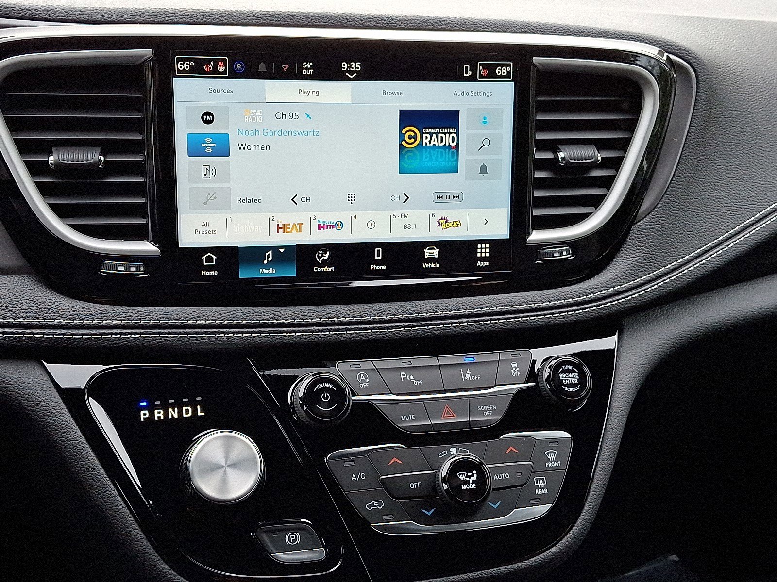 New 2026 Chrysler Pacifica Select image 11