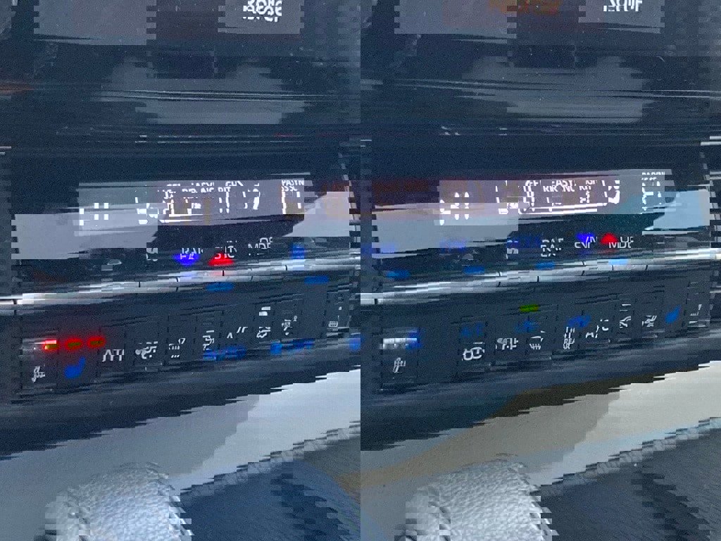 Certified 2022 Toyota Sienna XSE image 26