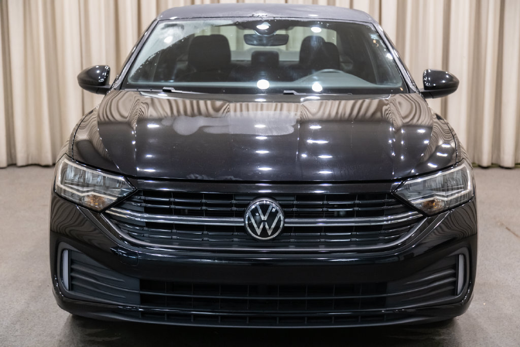Used 2023 Volkswagen Jetta Sport FWD image 3