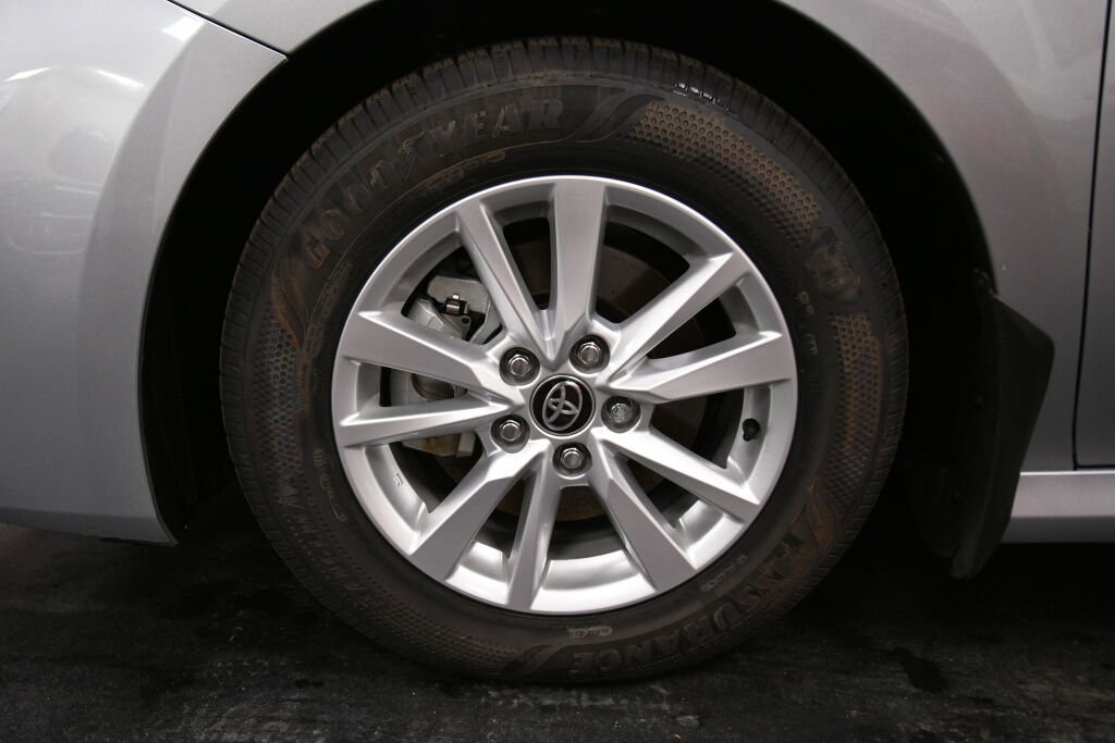 Certified 2025 Toyota Camry LE image 28