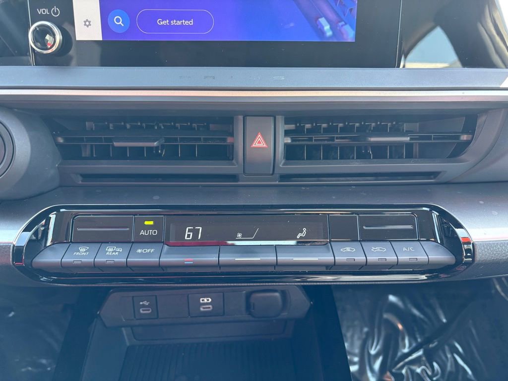 Used 2024 Toyota Prius LE FWD image 26